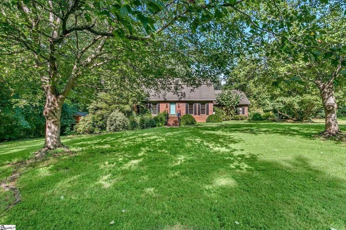 183 Ridgewood Drive
