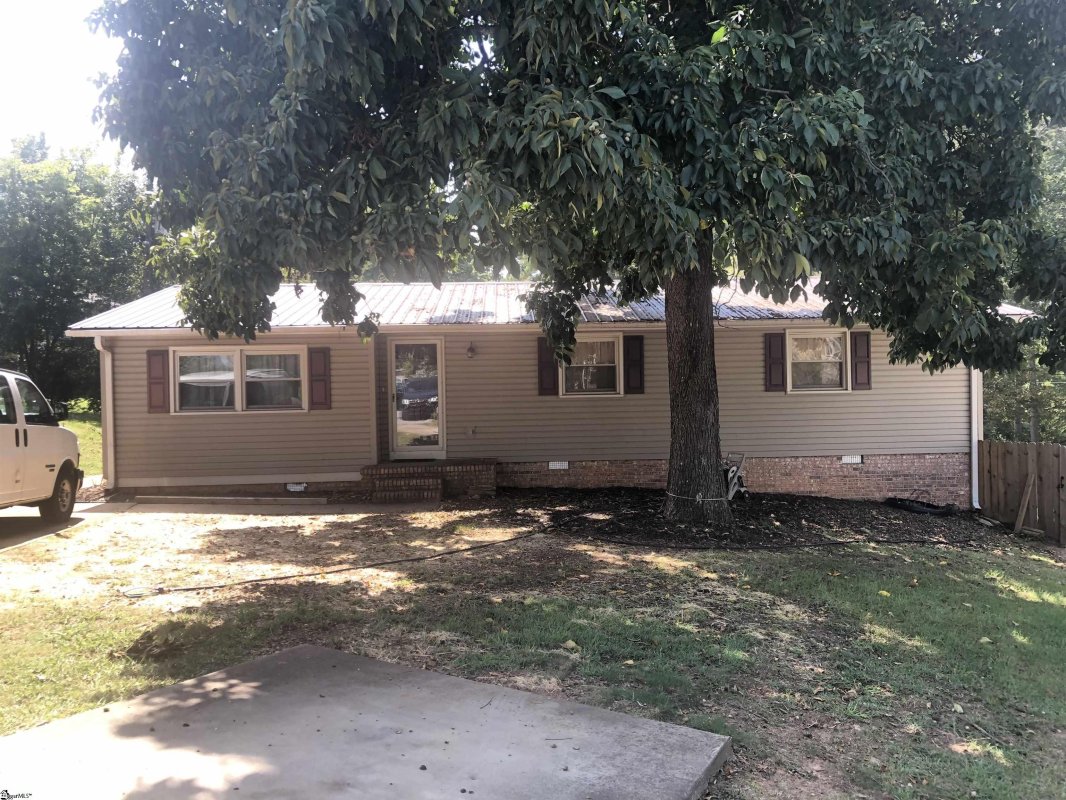 207 Sherry Lane