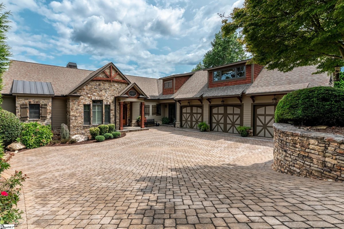 405 Evergreen Trail