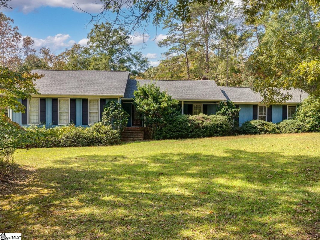 102 Edgebrook Court