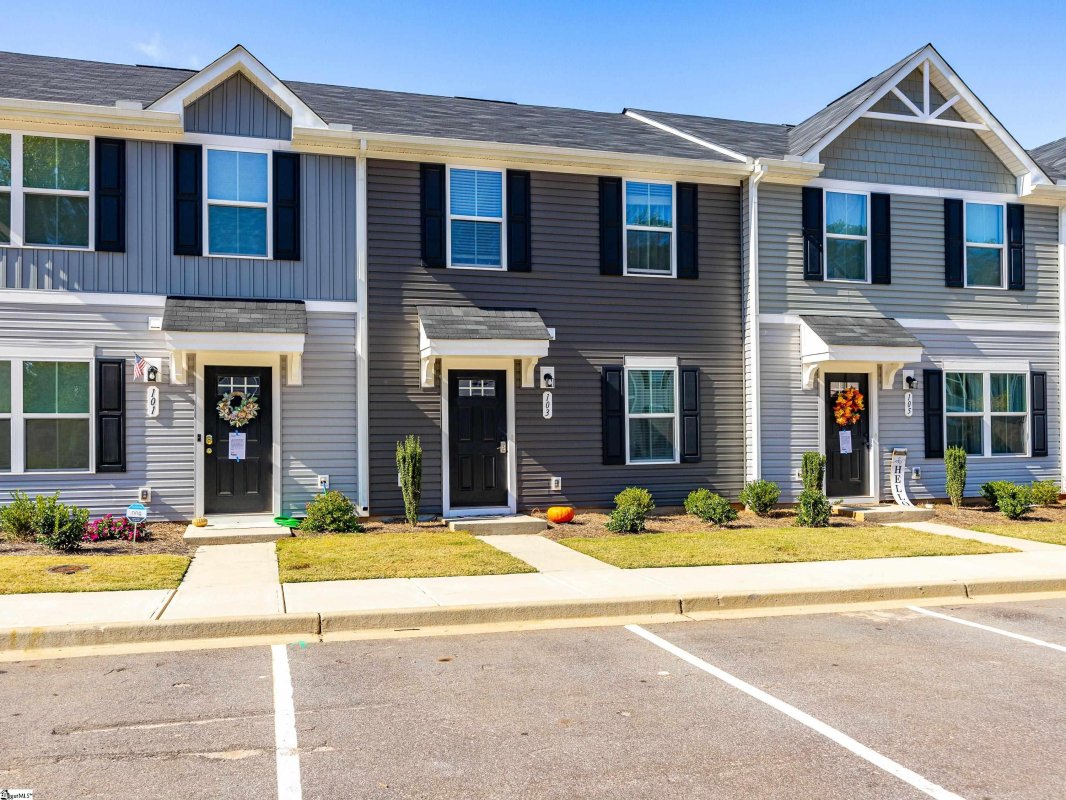 103 Fernside Court