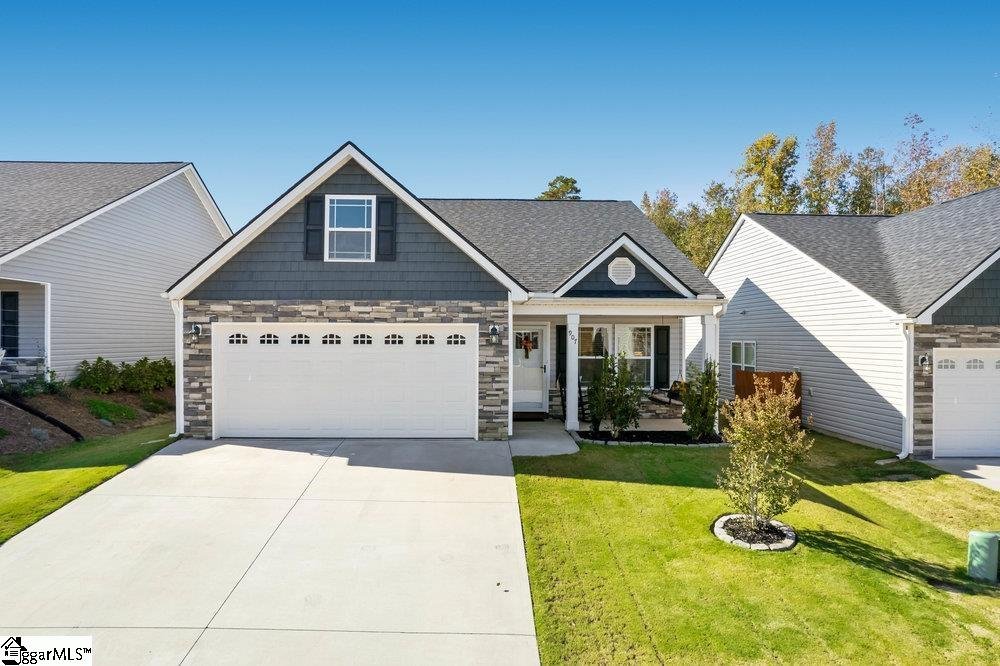 907 John Thomas Way