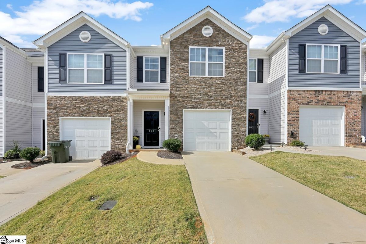 104 Moorlyn Lane
