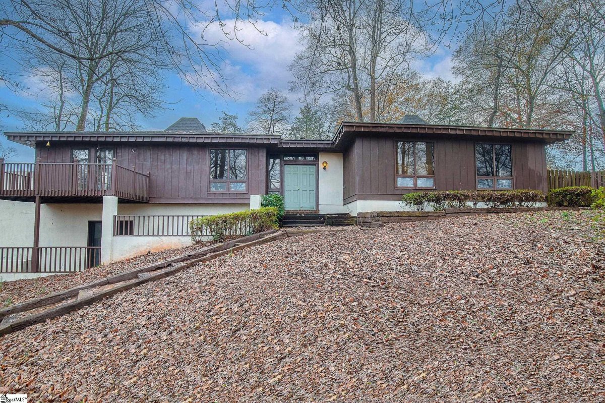 15 Riverview Drive