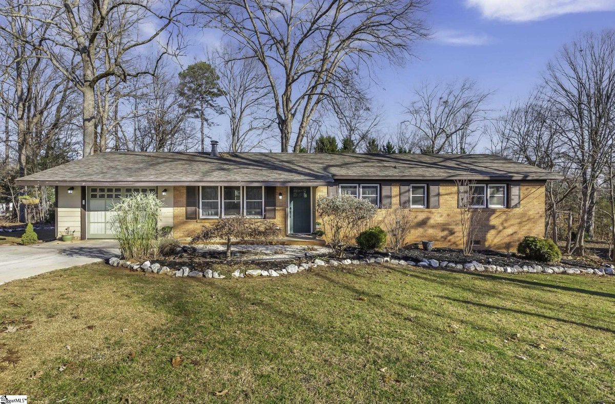 140 Woodridge Circle
