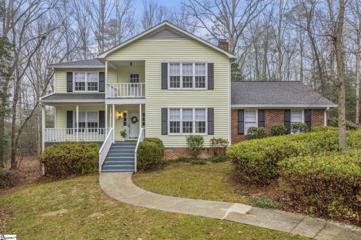 404 Holly Tree Lane