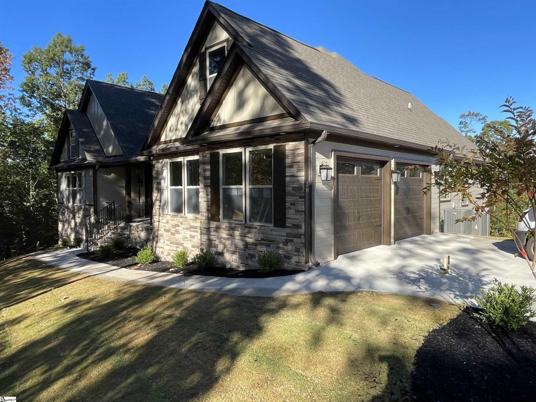 38 Chippewa Court