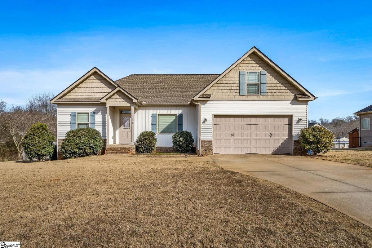 907 Echo Ridge Drive