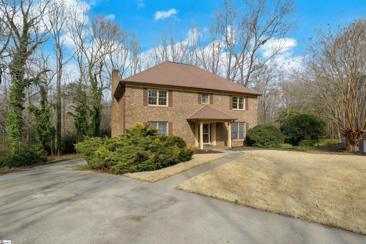 105 Gleneagles Court