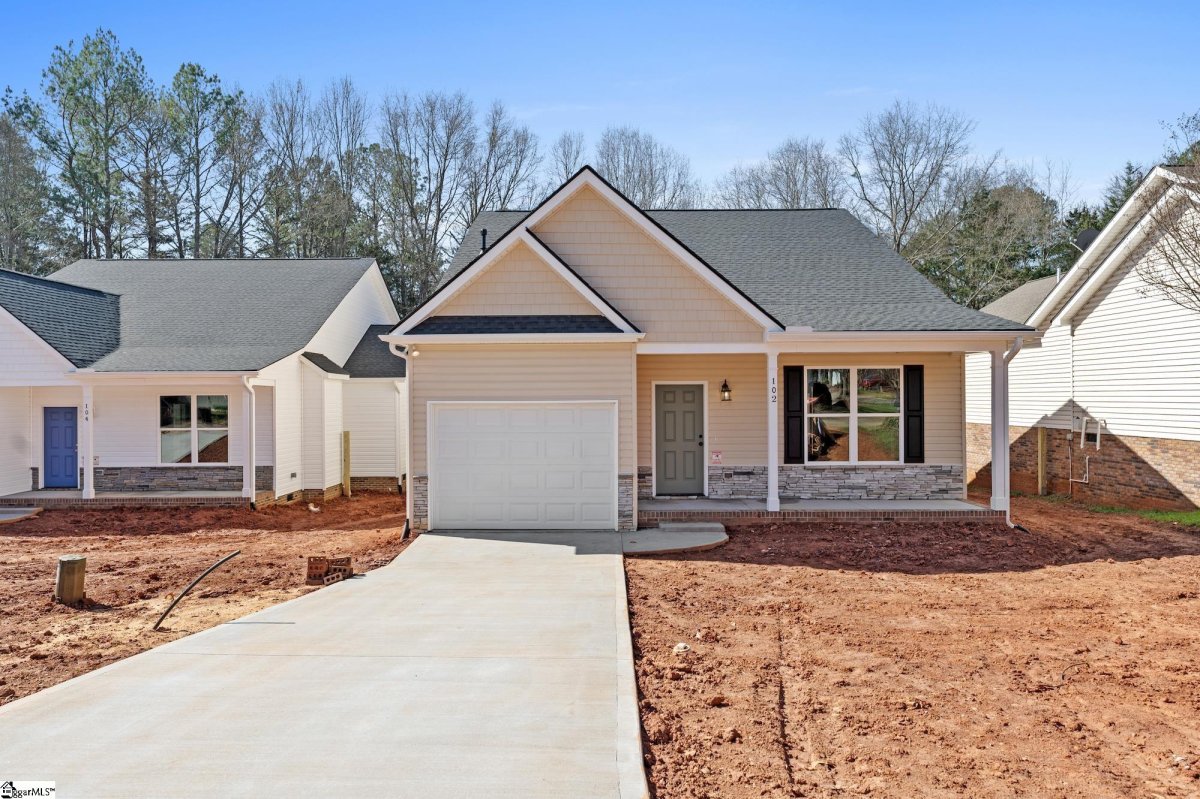 102 Colonial Court