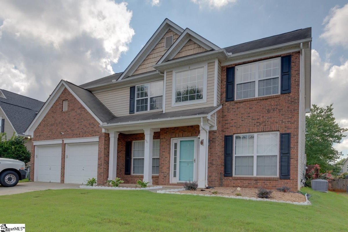 3 Breezewood Court