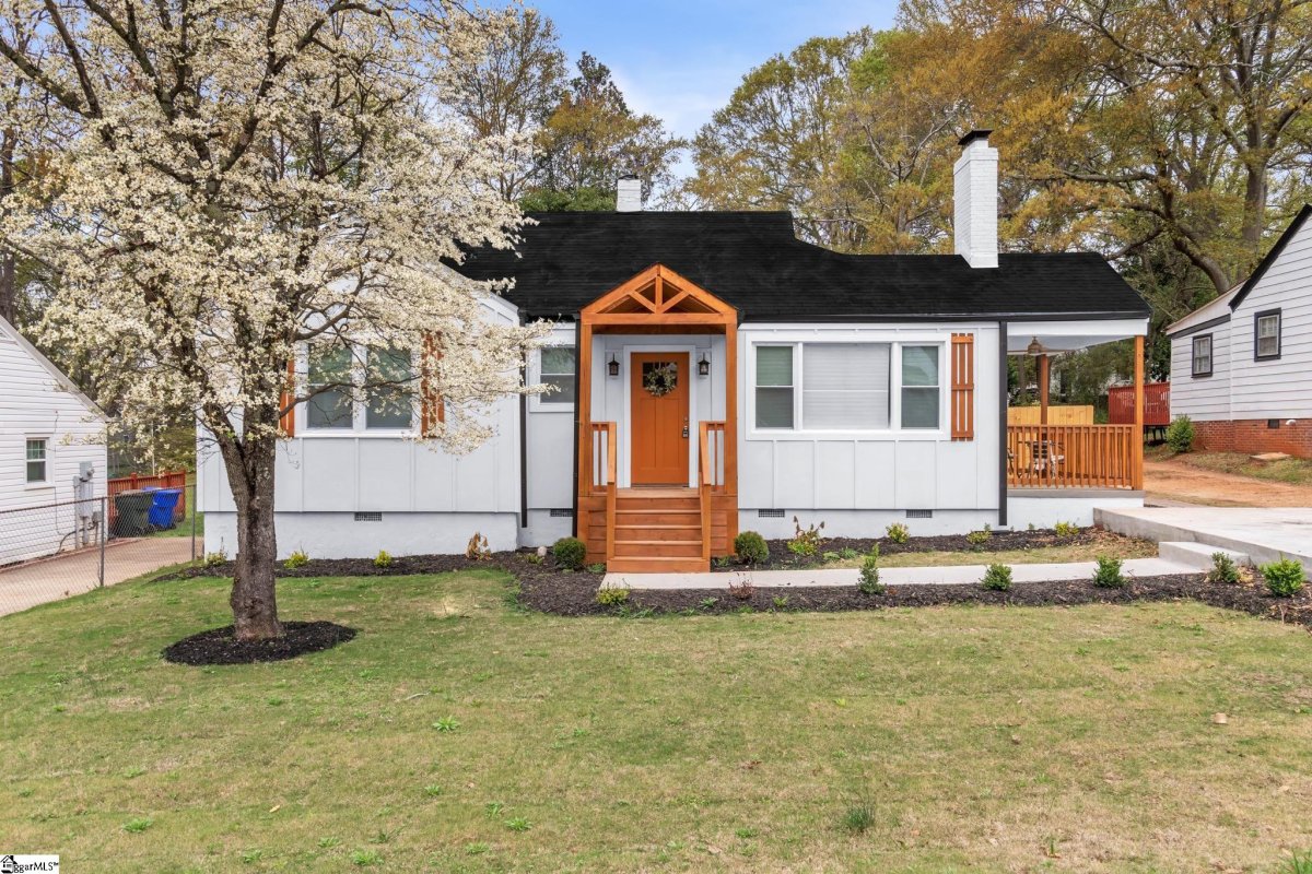 322 Potomac Avenue
