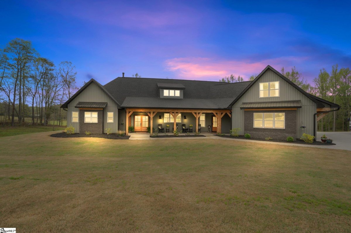 64 Barnett Valley Court