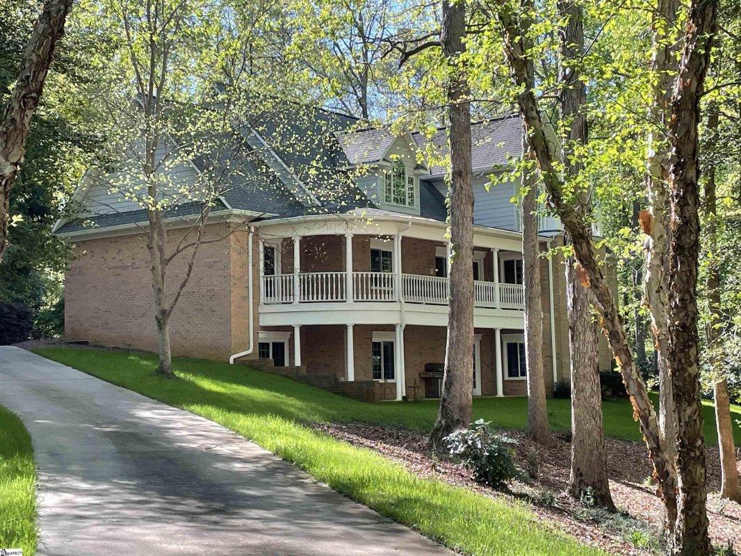 6 Alender Way
