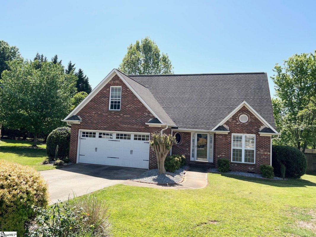 438 Chamber Lane