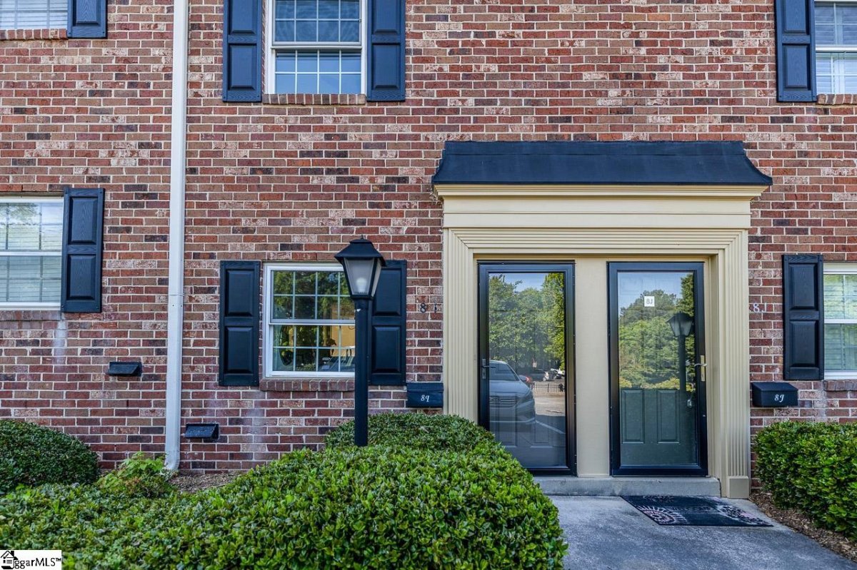 2530 East North Street Unit 8-I
