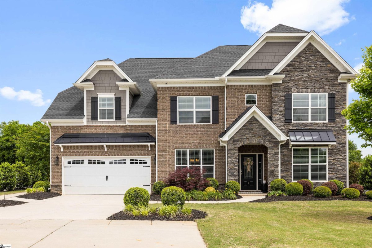 4 Lakeway Place