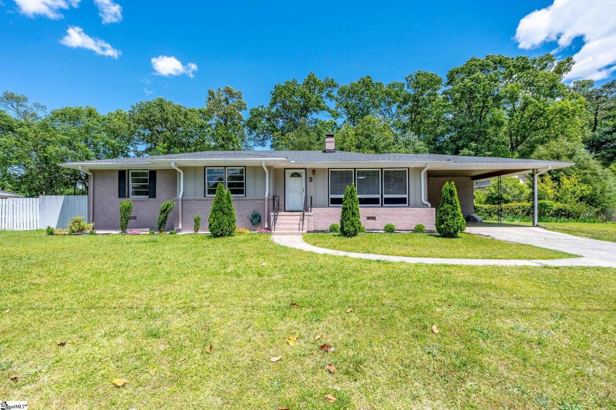 9 Lisa Drive