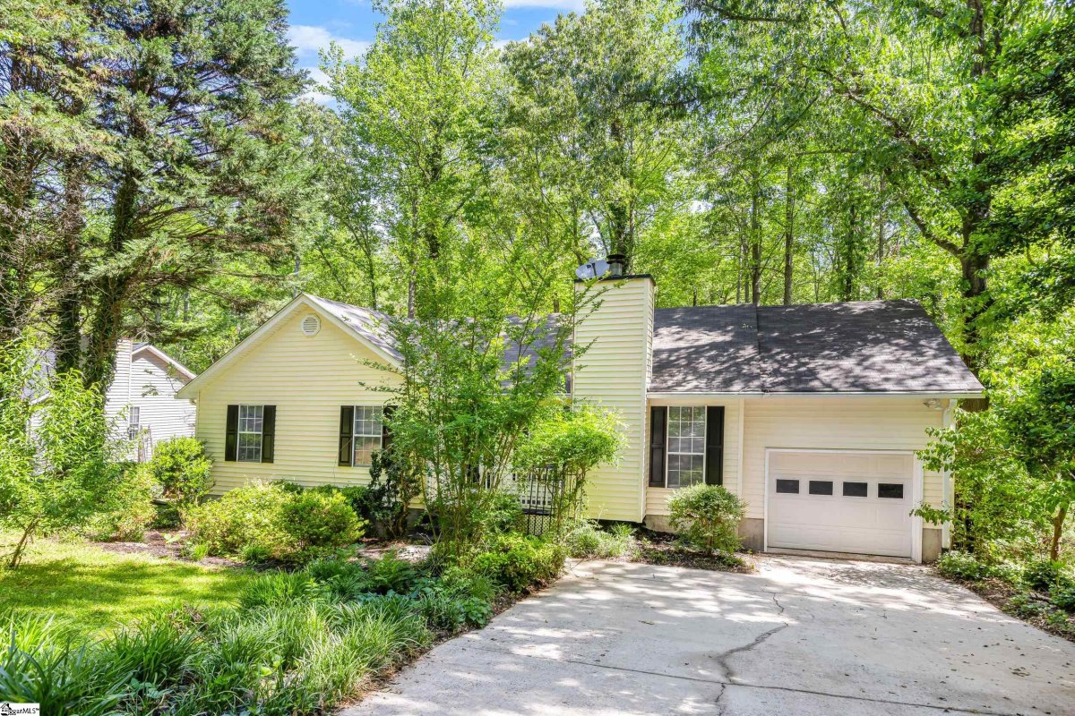 1415 Winding Way