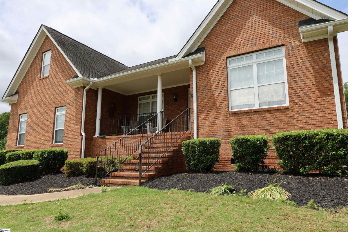 104 Carnoustie Circle