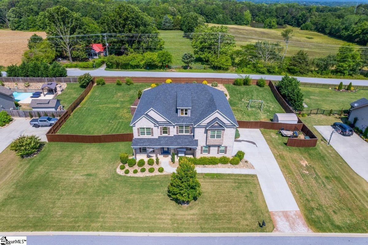 6 Sunray Lane