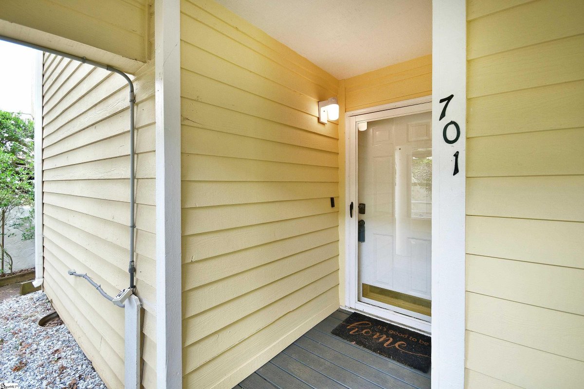 701 Northlake Drive