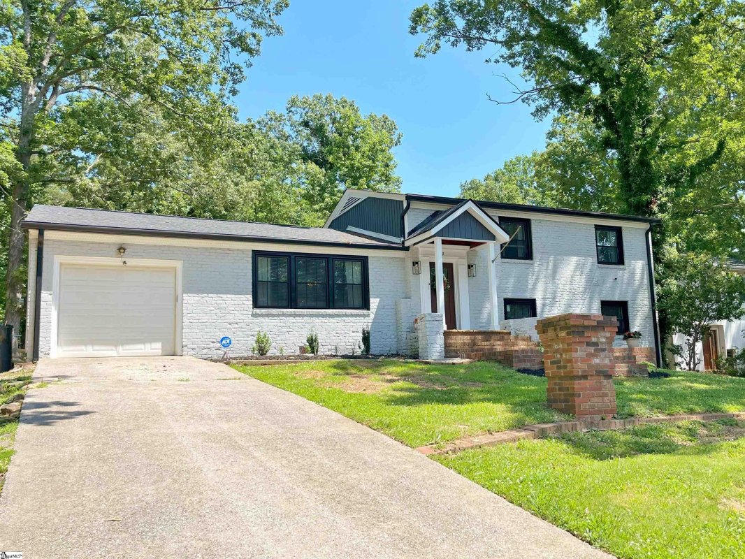 11 Pine Creek Court