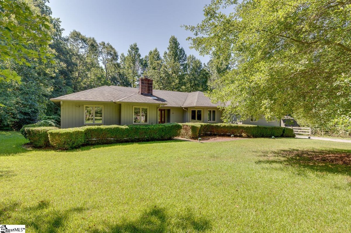 46 Lawrence Avenue