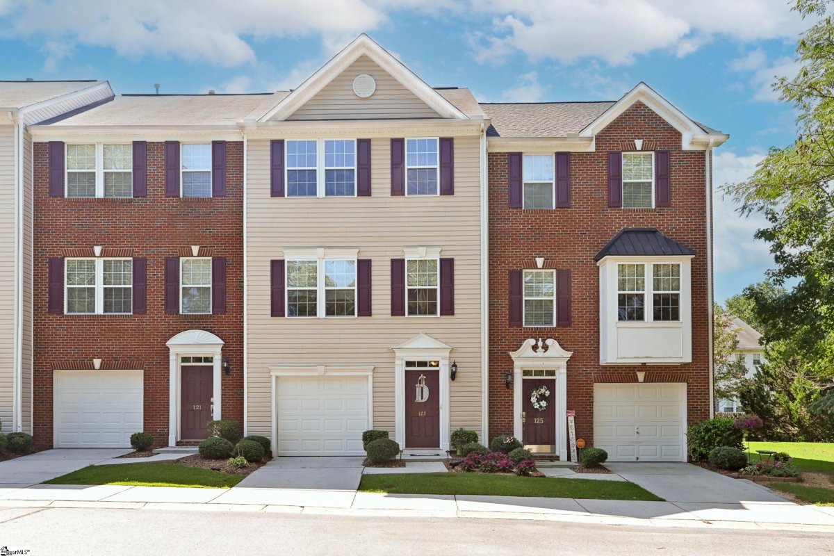 123 Sylvan Oak Way