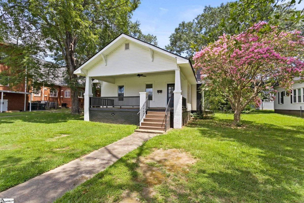 121 Victor Avenue