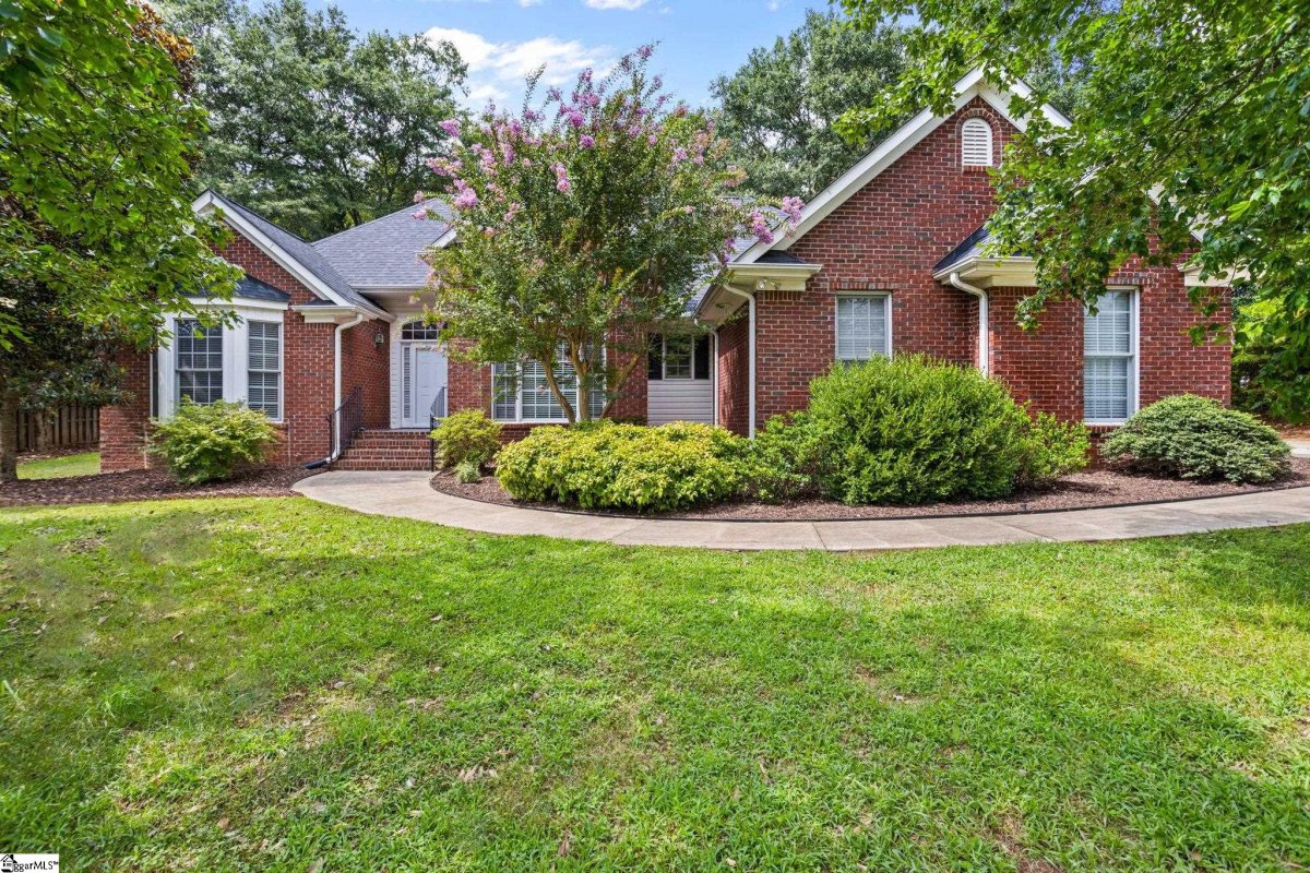 484 Moores Crossing