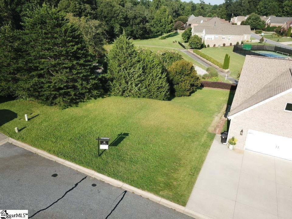 204 Hunters Court