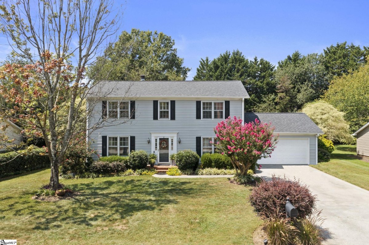 102 De Kalb Drive