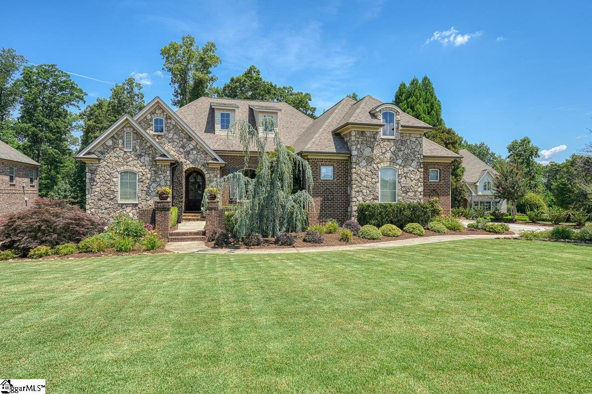 325 Tuxedo Lane