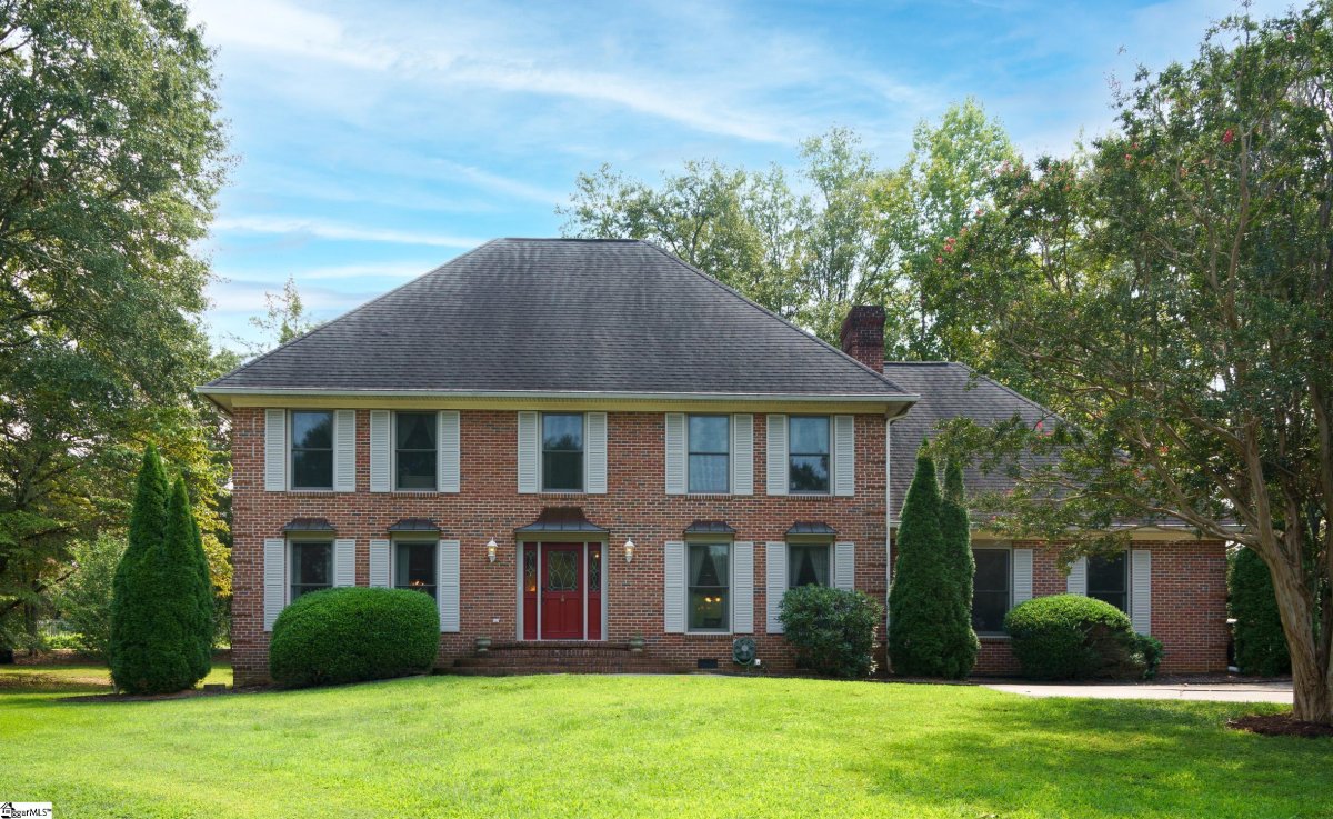 108 Ravenwood Lane