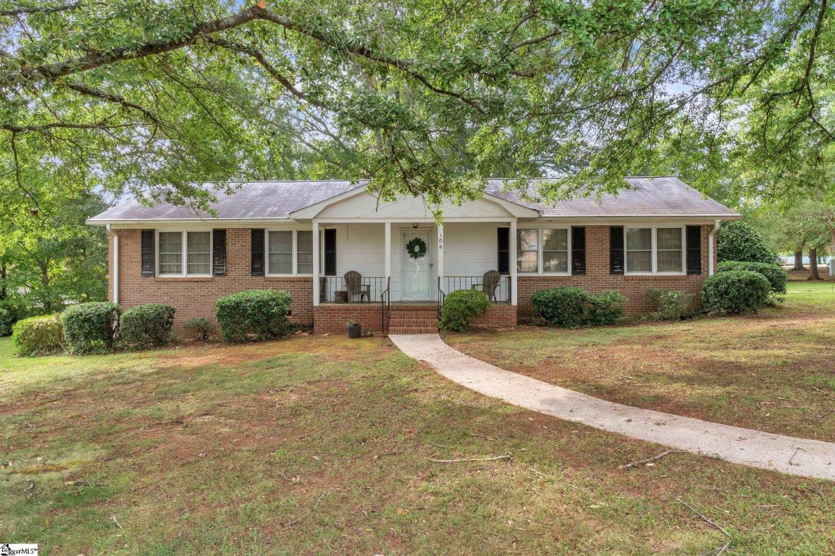 106 Chestnut Drive