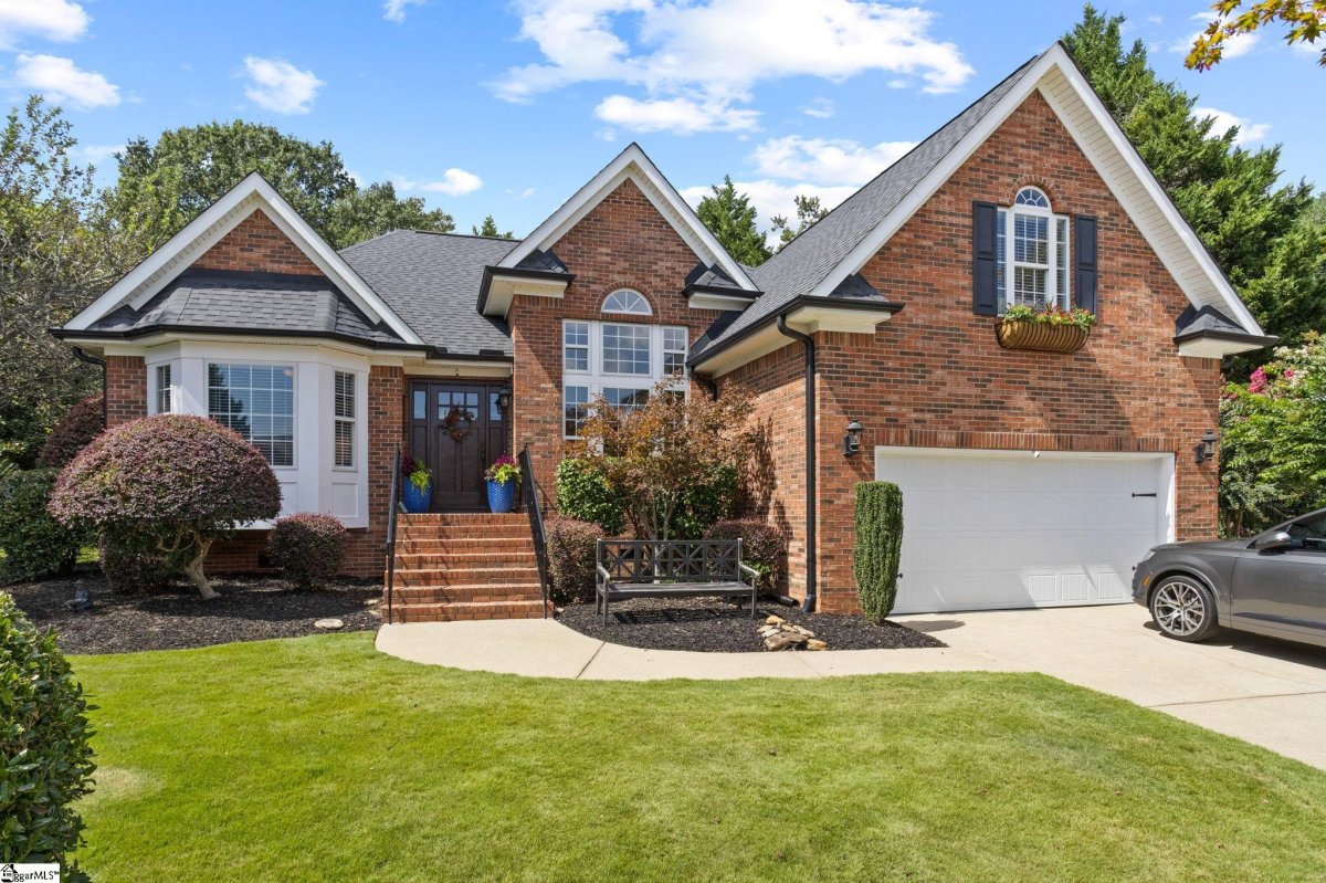 6 Pepperbush Court