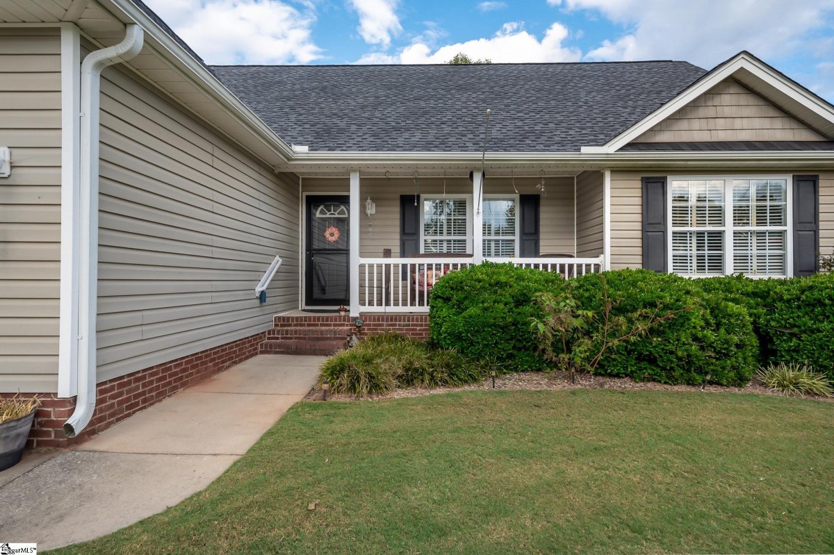 140 Brooke Lee Circle