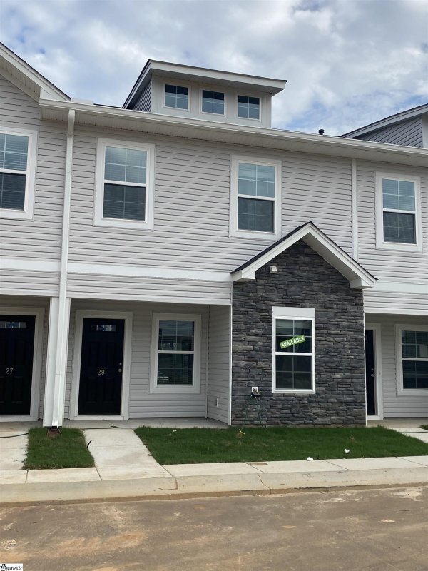 29 English Court Lot 50