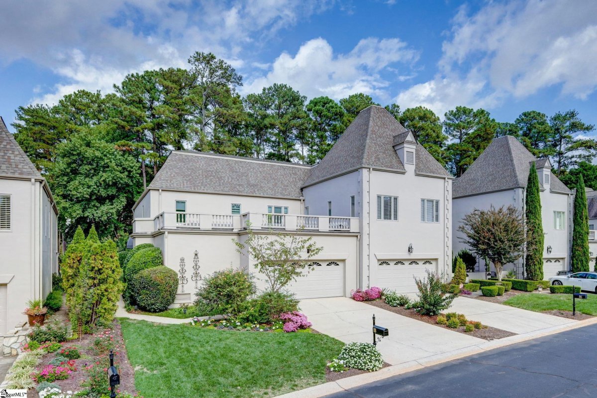 88 Castellan Drive