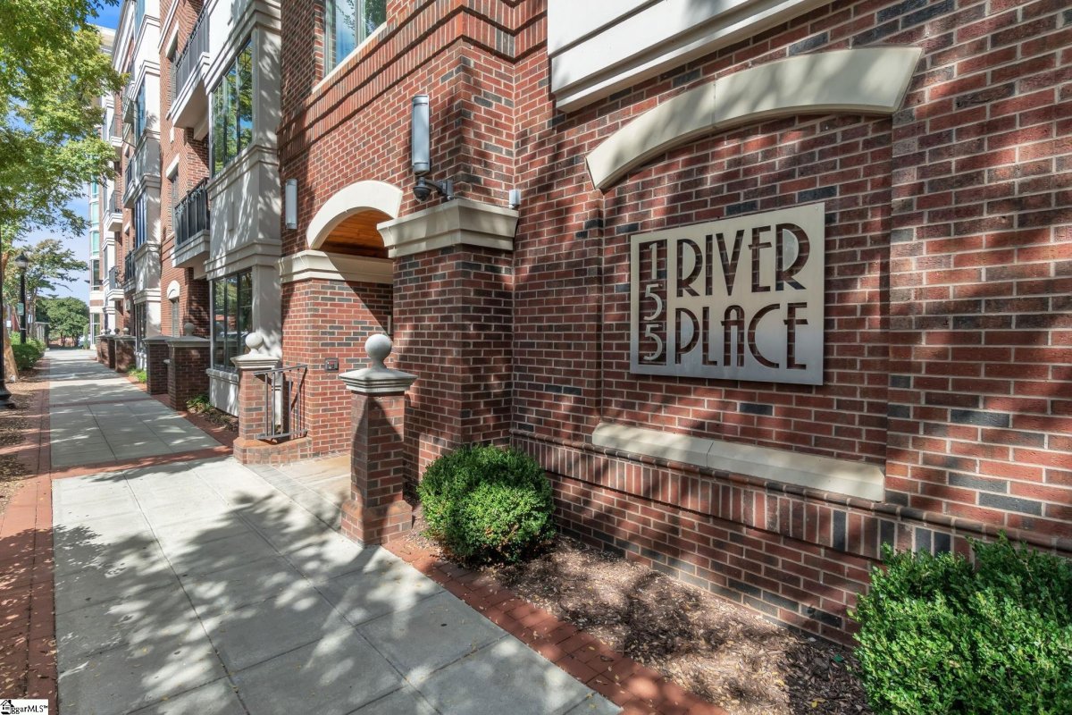 155 Riverplace