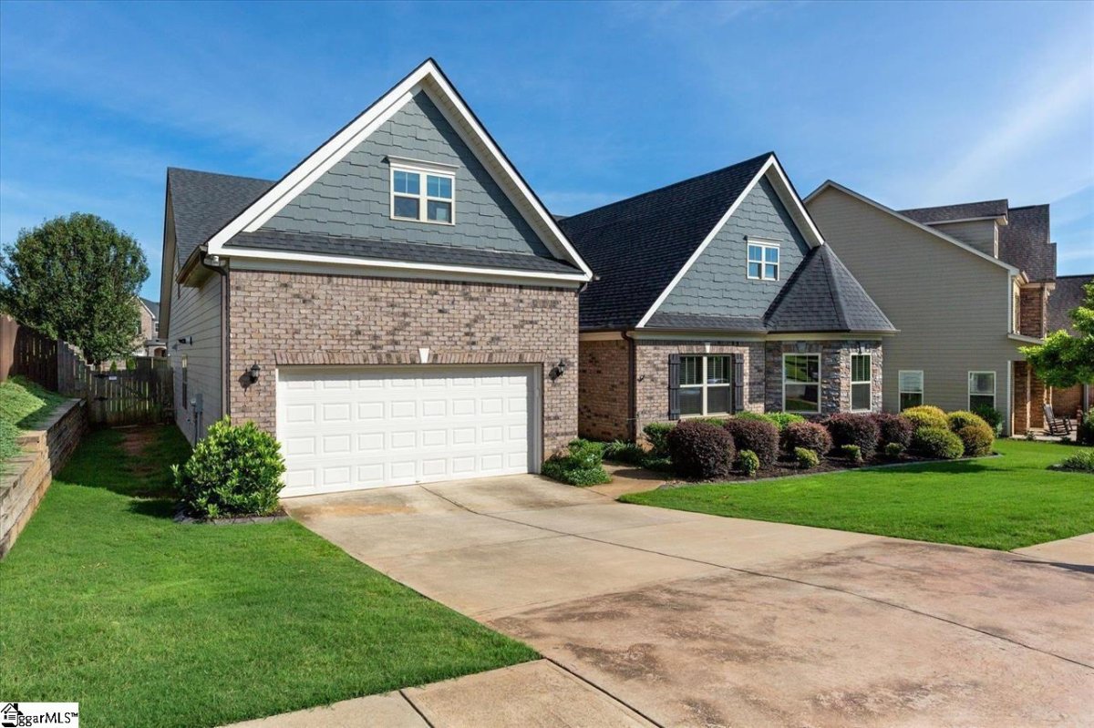 105 Fort Drive