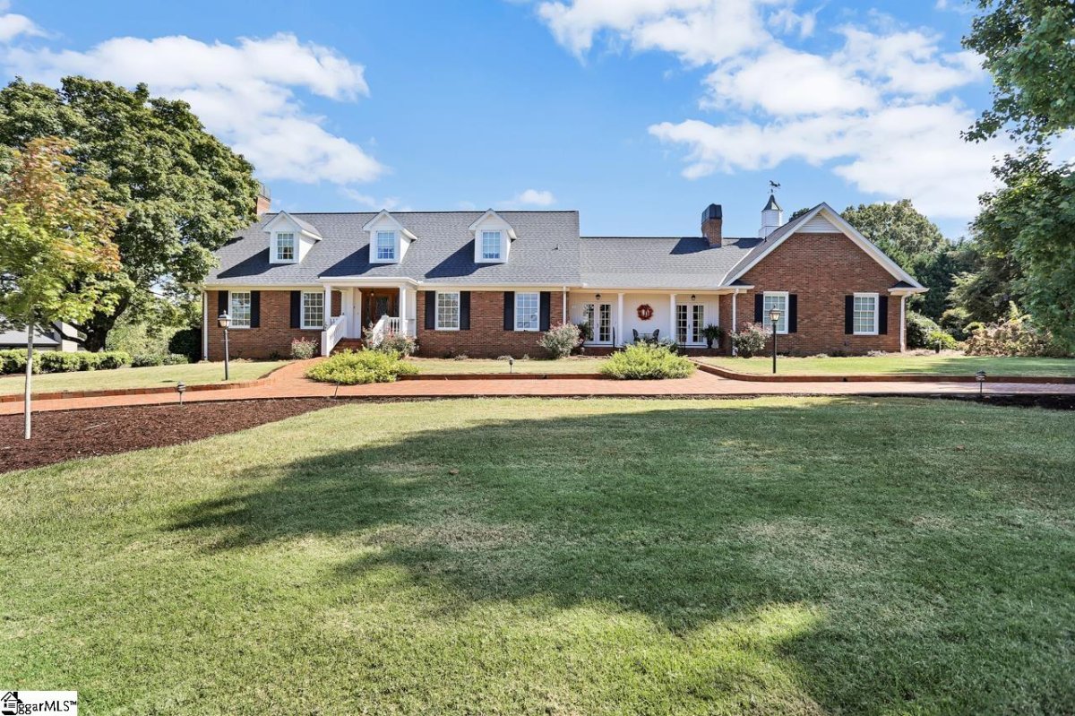 109 Ascot Drive