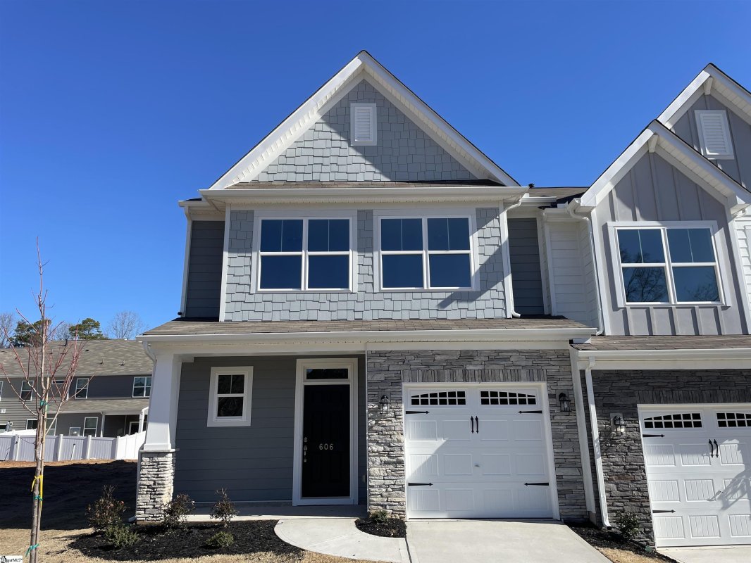 606 Autumn Lake Ridge