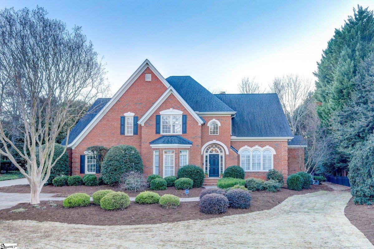 4 Woods Edge Court