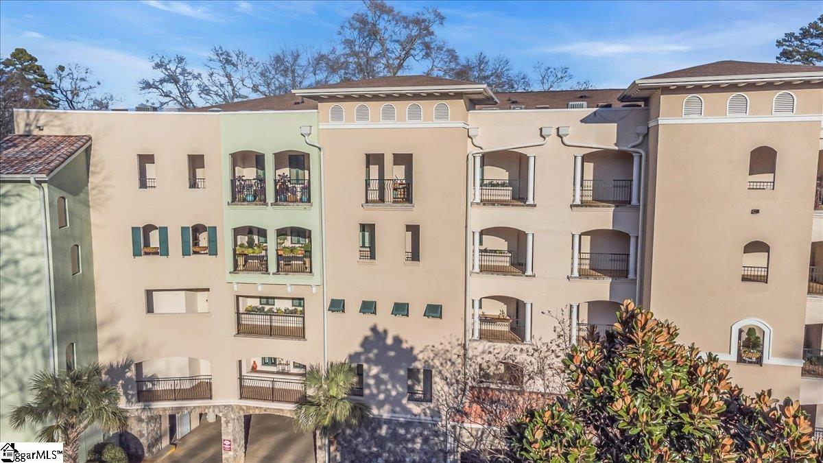 1209 E Washington Street #303