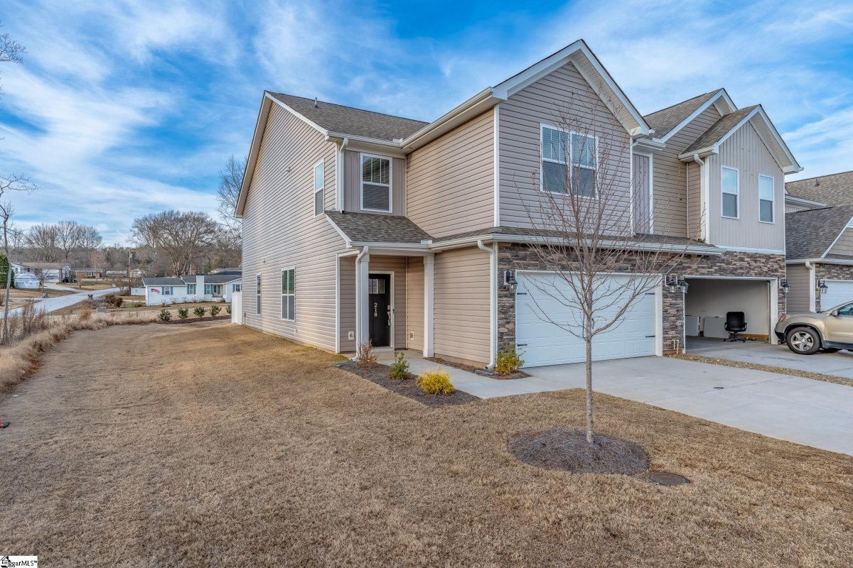 218 Reynard Trail