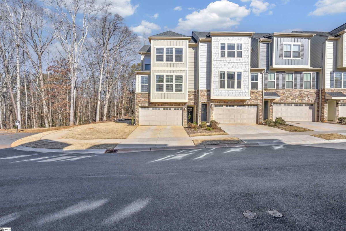 32 Questover Drive