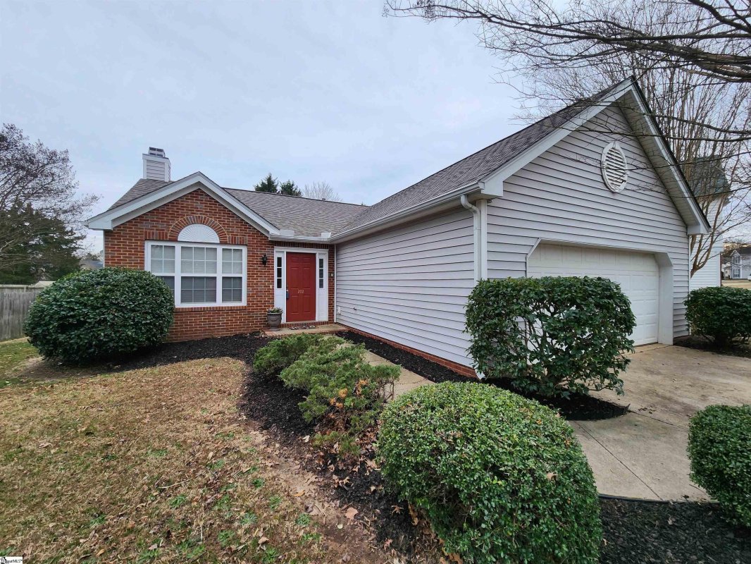202 Fairview Lake Way