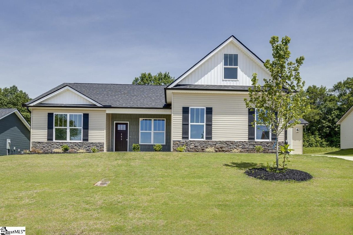 206 Legacy Lane